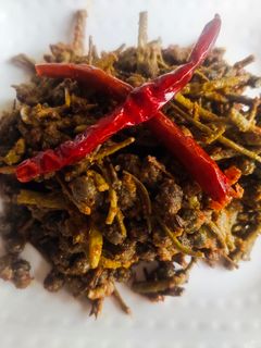 केर सांगरी की सब्जी(Kair Sangri Sabzi Recipe in Hindi) रेसिपी मुख्य फोटो