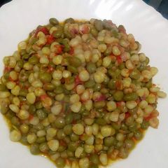A picture of Githeri cooked with peas.