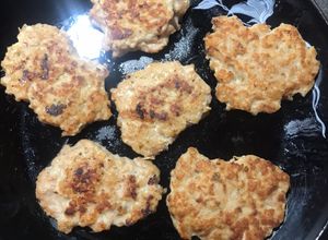 Una foto de Torticas de pollo molido