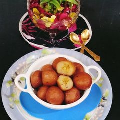 A picture of Gulab jamun / mawa Baati ❤️❤️😋.