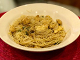 Fideos de arroz con pollo