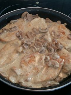 Una foto de Pollo con champiñones a la milanesa