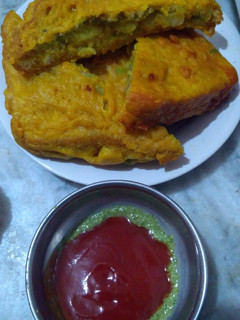 બ્રેડ પકોડા(bread pakoda recipe in gujarati) રેસીપી મુખ્ય ફોટો
