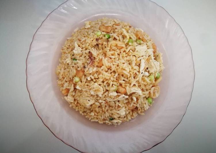 Simple Way to Make Super Quick Homemade Chinese Golden Fried Rice