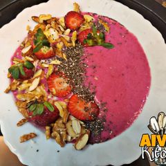 A picture of Strawberry banana smoothie.
