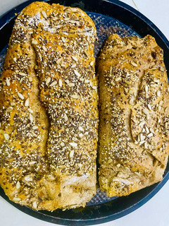 Una foto de EMPANADAS CON MASA CASERA INTEGRAL.RELLENO1)🫛🫛🫛🫛CHAUCHAS🫛—RELLENO2)🥬🥬ESPINACAS🥬
