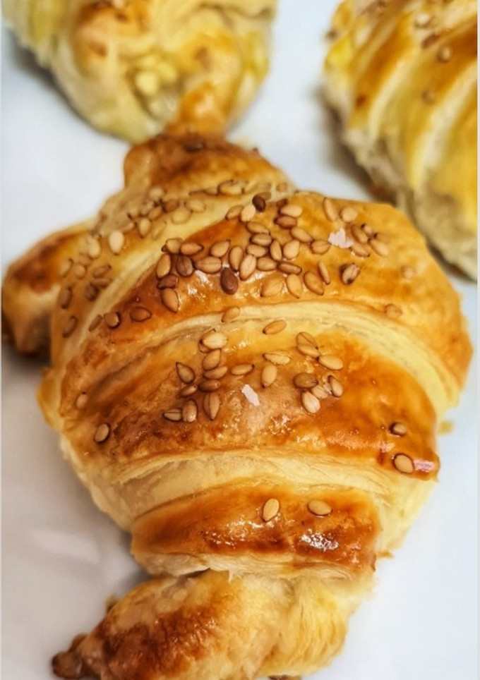 Una foto de Croissants de jamón y queso crema