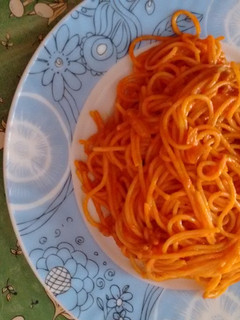 Una foto de Pasta con carne (spaguettis)