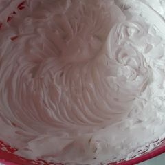 A picture of Whipped cream.