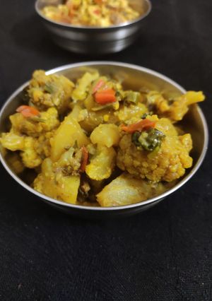 लहसुन वाला गोभी आलू (Lahun wala gobhi aloo recipe in hindi) रेसिपी मुख्य फोटो