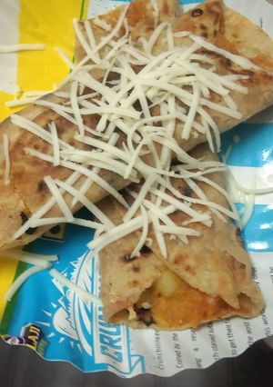 ચીઝ ફ્રેન્કી(Cheese frankie recipe in gujarati) રેસીપી મુખ્ય ફોટો