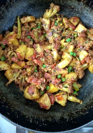 A picture of Cauliflower potato fry.