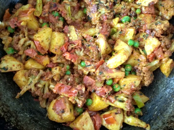 Easy Steps to Make Cauliflower potato fry the Can Spoil the Tongue Perfect