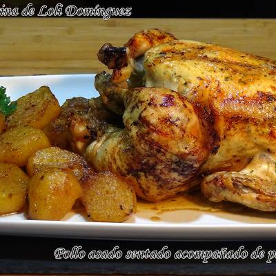 Pollo asado sentado acompañado de patatas Receta de lolidominguezjimenez-  Cookpad