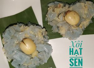 Hình của món Ăn dặm cho bé: Xôi hạt sen màu hoa đậu biếc.