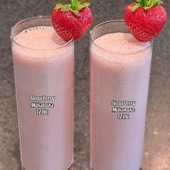 A picture of 🍷🍓Strawberry Milkshake🍓🍷.