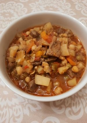Una foto de Guiso de garbanzos con carne