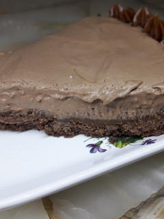 Una foto de Tarta mousse de chocolate y dulce de leche sin horno