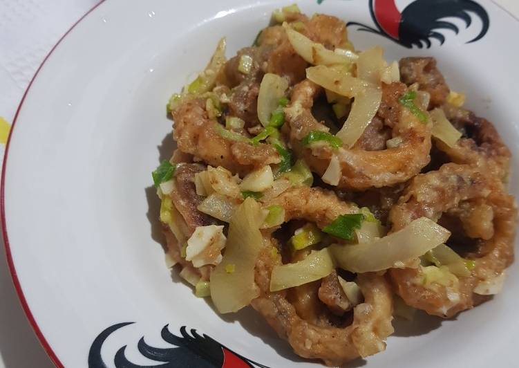 Langkah mengolah Cumi goreng telor asin ala d&#39;cost yang Bisa Manjain Lidah