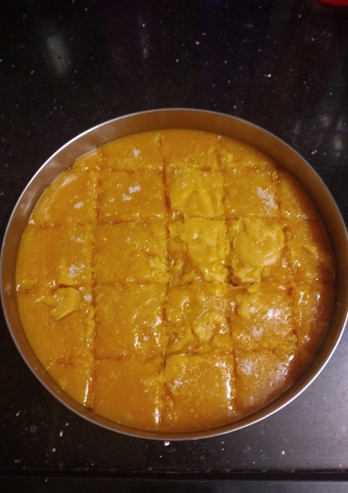 * யம்மி மைசூர் பாக்*(mysorepak recipe in tamil) செய்முறை முக்கிய புகைப்படம்