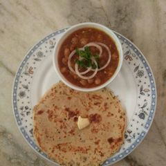 Paneer kulcha $ chole ki sabji A picture of Paneer kulcha $ chole ki sabji.