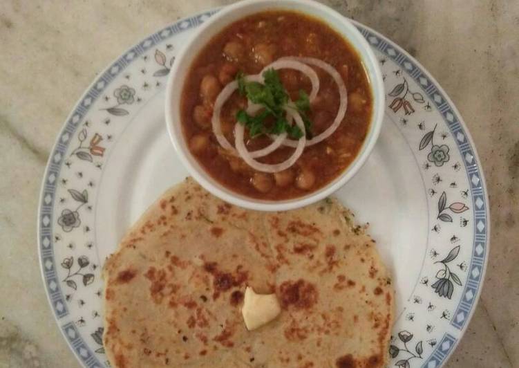 Recipe of Homemade Paneer kulcha $ chole ki sabji