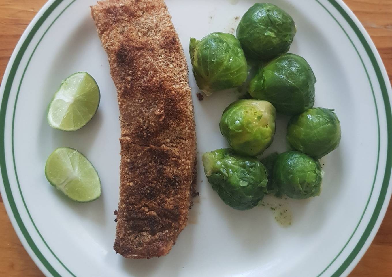 Salmón con costra de almendra