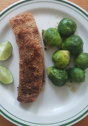 Una foto de Salmón con costra de almendra