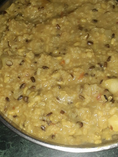 खिचड़ी (khichdi recipe in Hindi) रेसिपी मुख्य फोटो