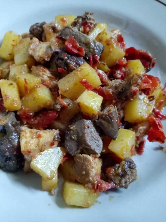 Langkah Gampang Menyiapkan Resep Sambel goreng kentang, ayam + ati ala anak kos yang Bikin Ngiler Anti Ribet, Lezat Sekali