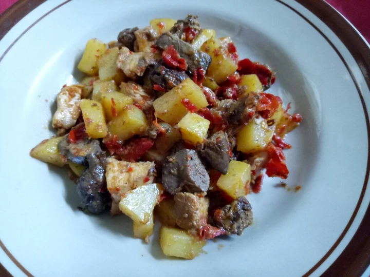 Langkah Gampang Menyiapkan Resep Sambel goreng kentang, ayam + ati ala anak kos yang Bikin Ngiler Anti Ribet, Lezat Sekali