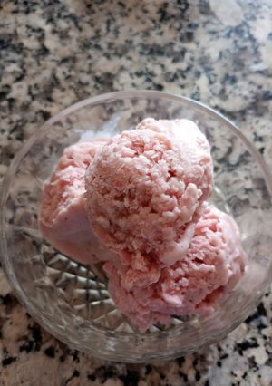 Una foto de Helado de fresa
