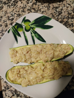 Una foto de Calabacines rellenos con atún