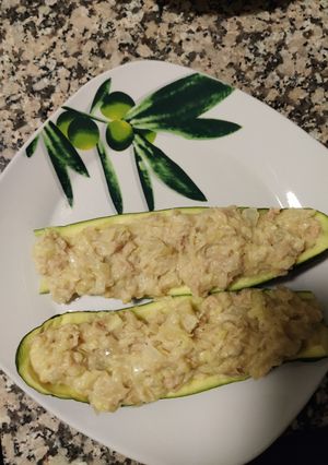 Una foto de Calabacines rellenos con atún