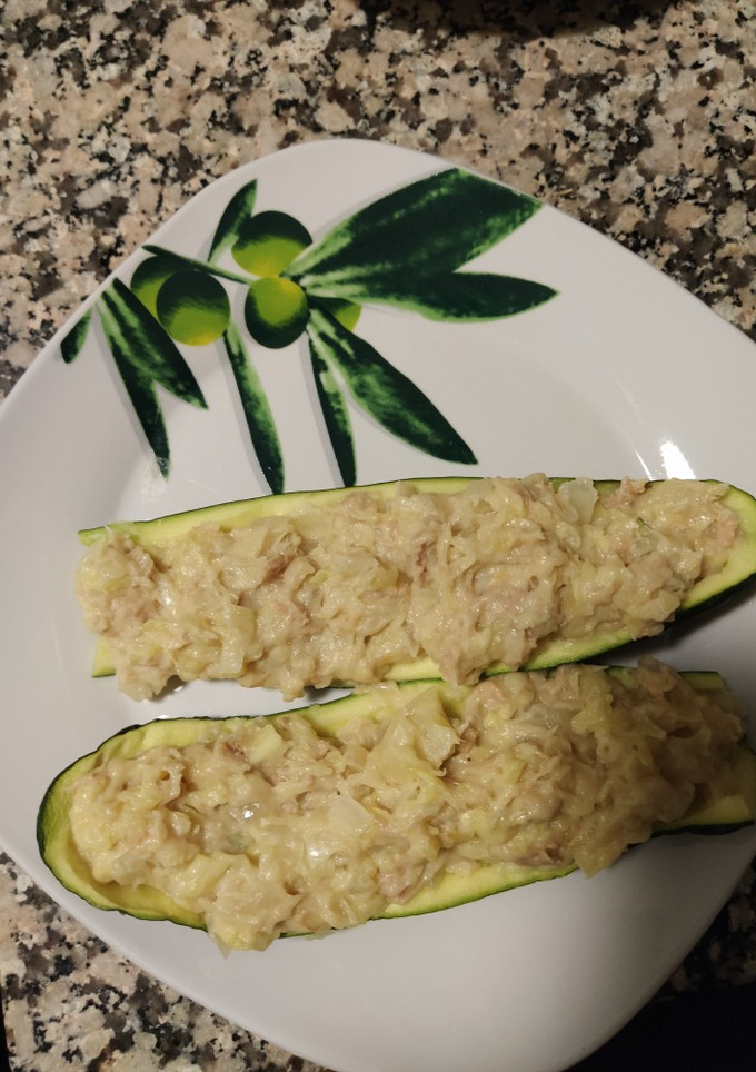 Una foto de Calabacines rellenos con atún