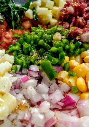 Una foto de TOCINETA🥓 Asada con vegetales y Jamón de🦃 Pavo...!