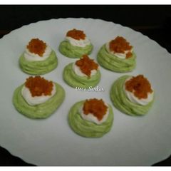 Meringue cookies A picture of Meringue cookies.