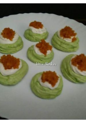 A picture of Meringue cookies.