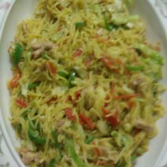 Chicken tikka noodles A picture of Chicken tikka noodles.