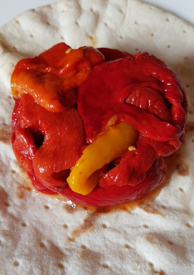 Una foto de Esgarrat rojo y amarillo