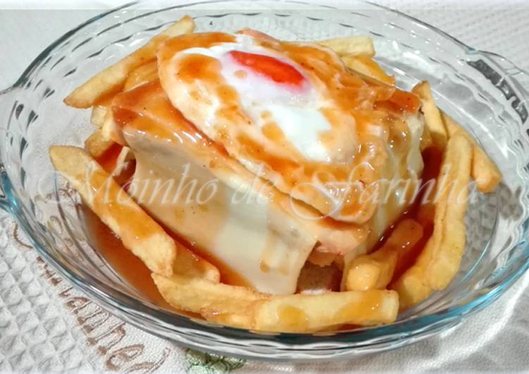 Steps to Make Award-winning Francesinha com ovo e molho caseiro