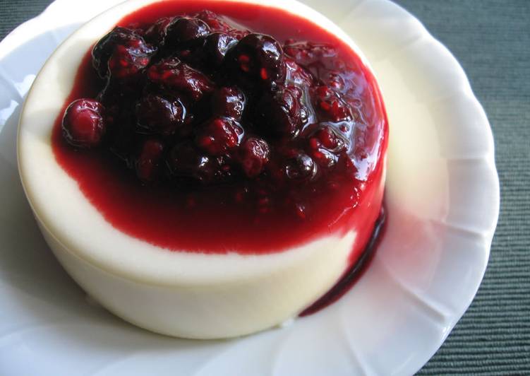 Simple Way to Make Homemade Basic Bavarois with Mixed Berry Sauce