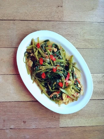 Cara Mudah Menyiapkan Resep Tumis Kangkung Saus Tiram yang Bisa Manjain Lidah Anti Ribet, Mantap