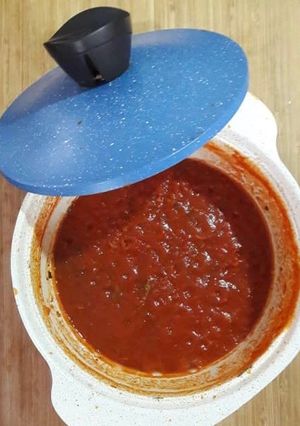 A picture of Pizza sauce.
