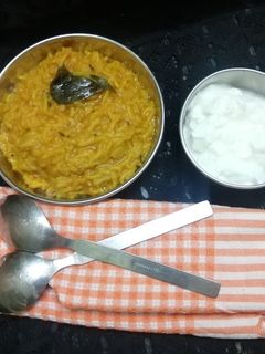 વધારેલી ખીચડી (Vaghareli khichdi recipe in Gujarati) રેસીપી મુખ્ય ફોટો
