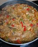 Cazuela de Fideos con Pollo y setas Variadas