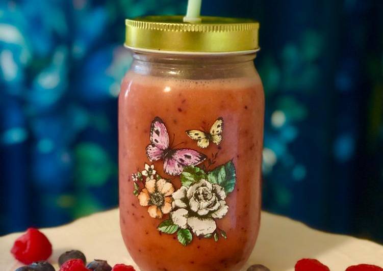 Simple Way to Prepare Quick Berries smoothie #NEWYEARNEWYOU