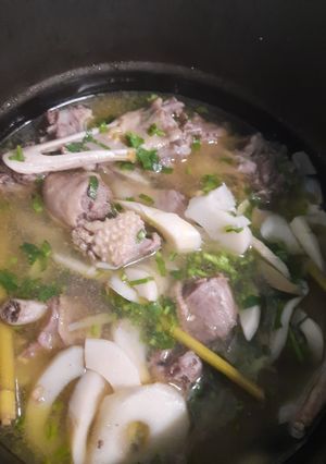 Hình của món Vịt nấu măng phiên bản nhái.