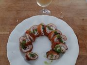 Una foto de lomo con pimientos morrones