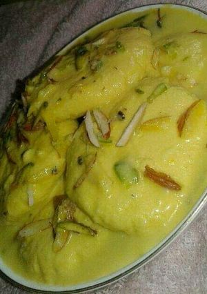A picture of Paneer Rasmalai.
